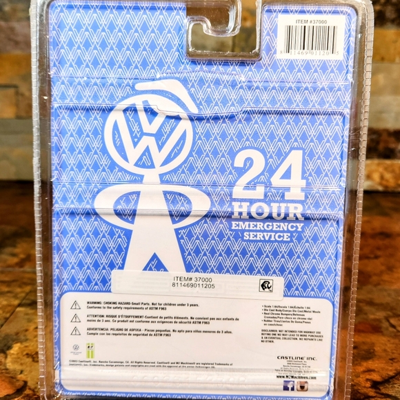 M2 Machines 1960 - V.W. - Delivery Van •  • 8- Yrs. - Up • 8,000 Pcs. WorldWide - Picture 3 of 5